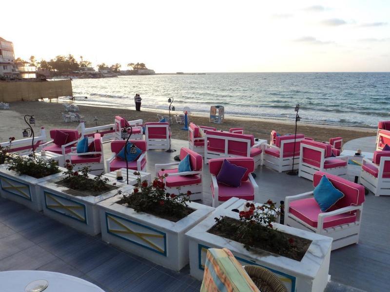 Paradise Complex Alexandria